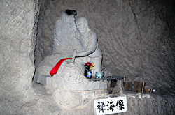 禅海像(青の洞門),Sculpture Priest ZENKAI