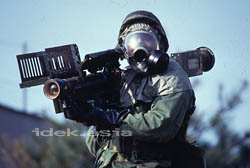 MBC防御服を着て、スティンガーミサイル
