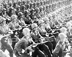 DPRK 北朝鮮 朝鮮民主主義人民共和国 一糸乱れぬ兵隊列
