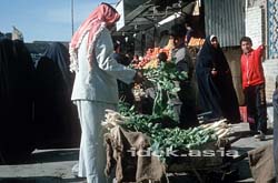 イラク 野菜を売る露店