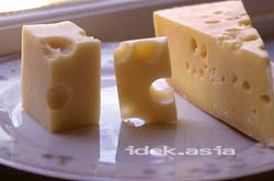 穴が開いているチーズ
