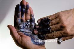 手と染料汚れの洗浄