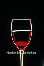 ワイングラスのイメージ