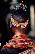 ケニヤ サムブル族の少年 伝統的な衣装