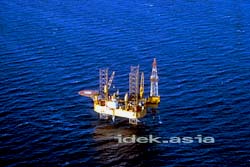 石油の海上掘削 スエズ湾内のトリトン6号エジプト